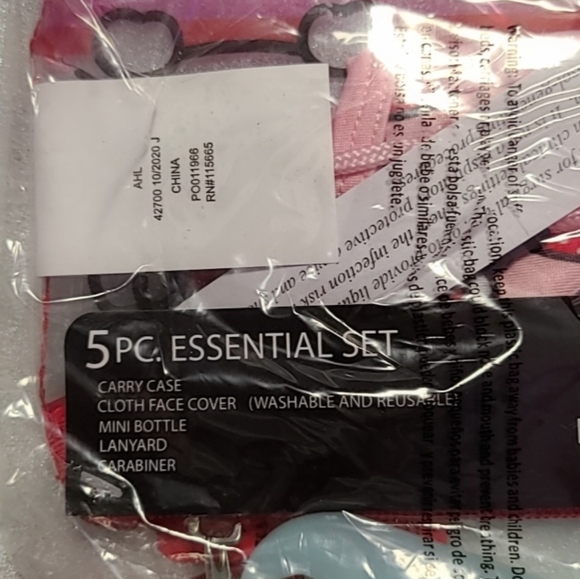 HELLO KITTY SANRIO - A FACE MASK SETUP KIT: BNWT-NBO. (ADULTS OR KIDS) - Picture 2 of 6